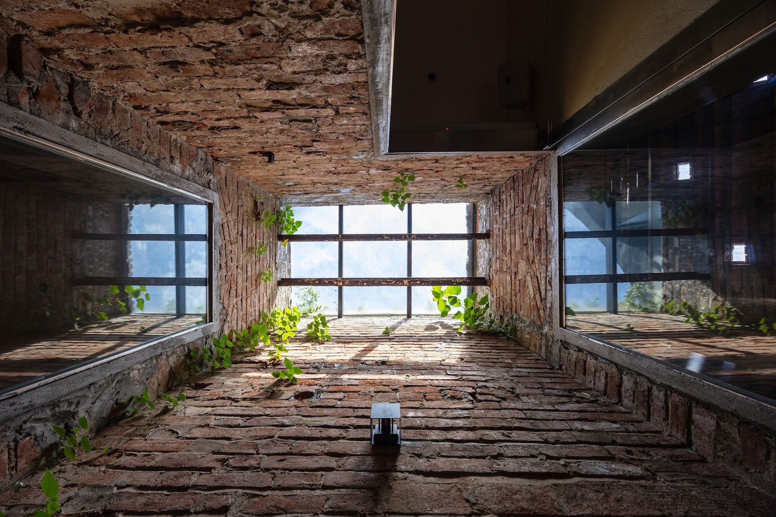 Cultra Taproom by Idee Architects Reimagines Urban Brewing Culture in Vietnam