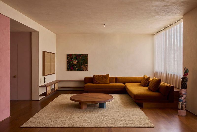 Restraint as Strategy: A São Paulo Apartment Stripped to Its Essentials