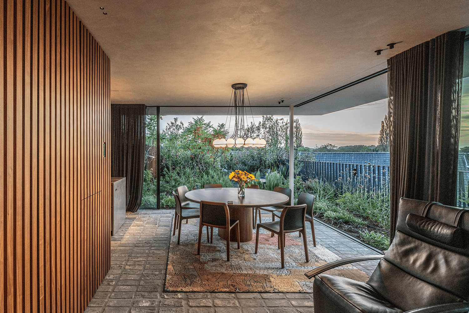 Open Living and Timeless Luxury Meet in Objekt Architecten’s Penthouse T