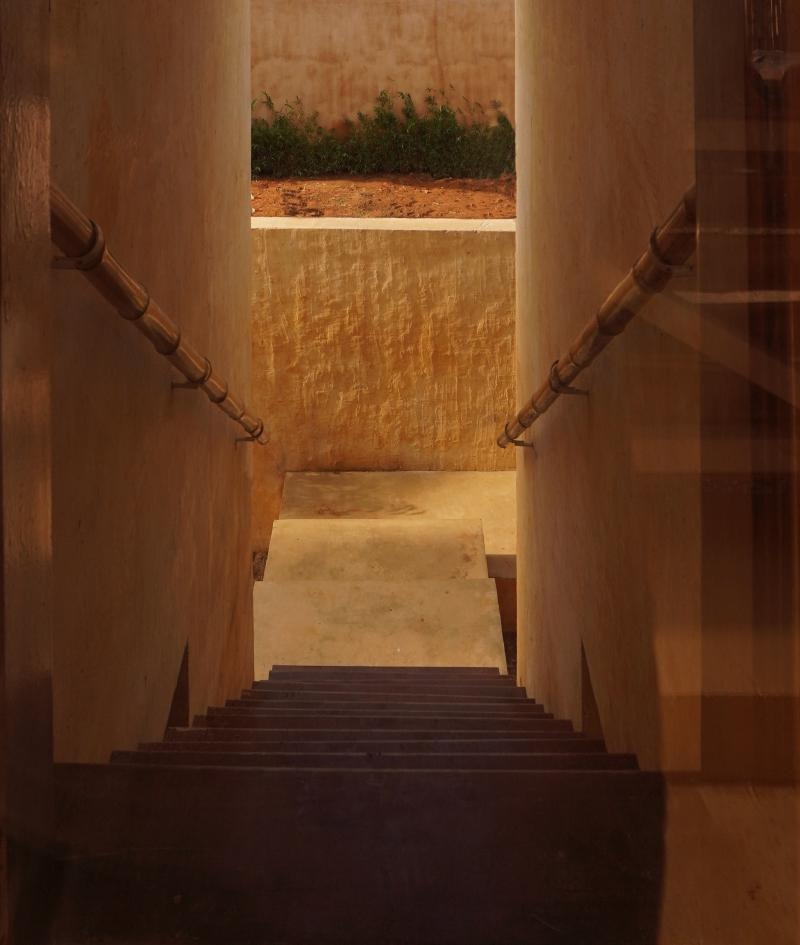 Rhythmic Shadows: Aznar Tailly Orchestrates a Tropical Dialogue in Villa Mondoukou