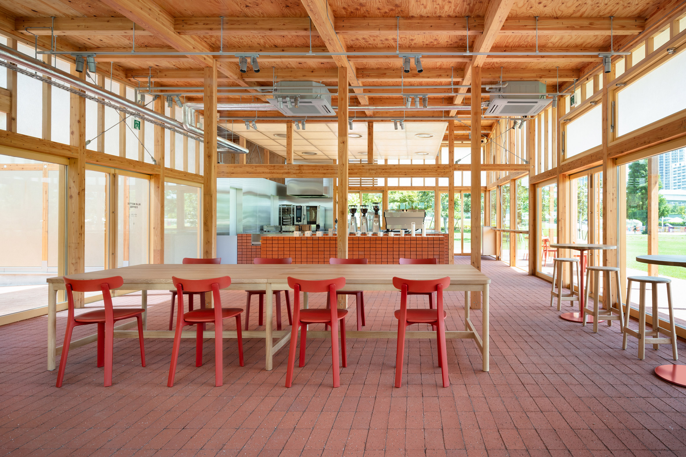 Designing Calm In The City: How Blue Bottle Cafés Create Micro-sanctuaries In Urban Environments