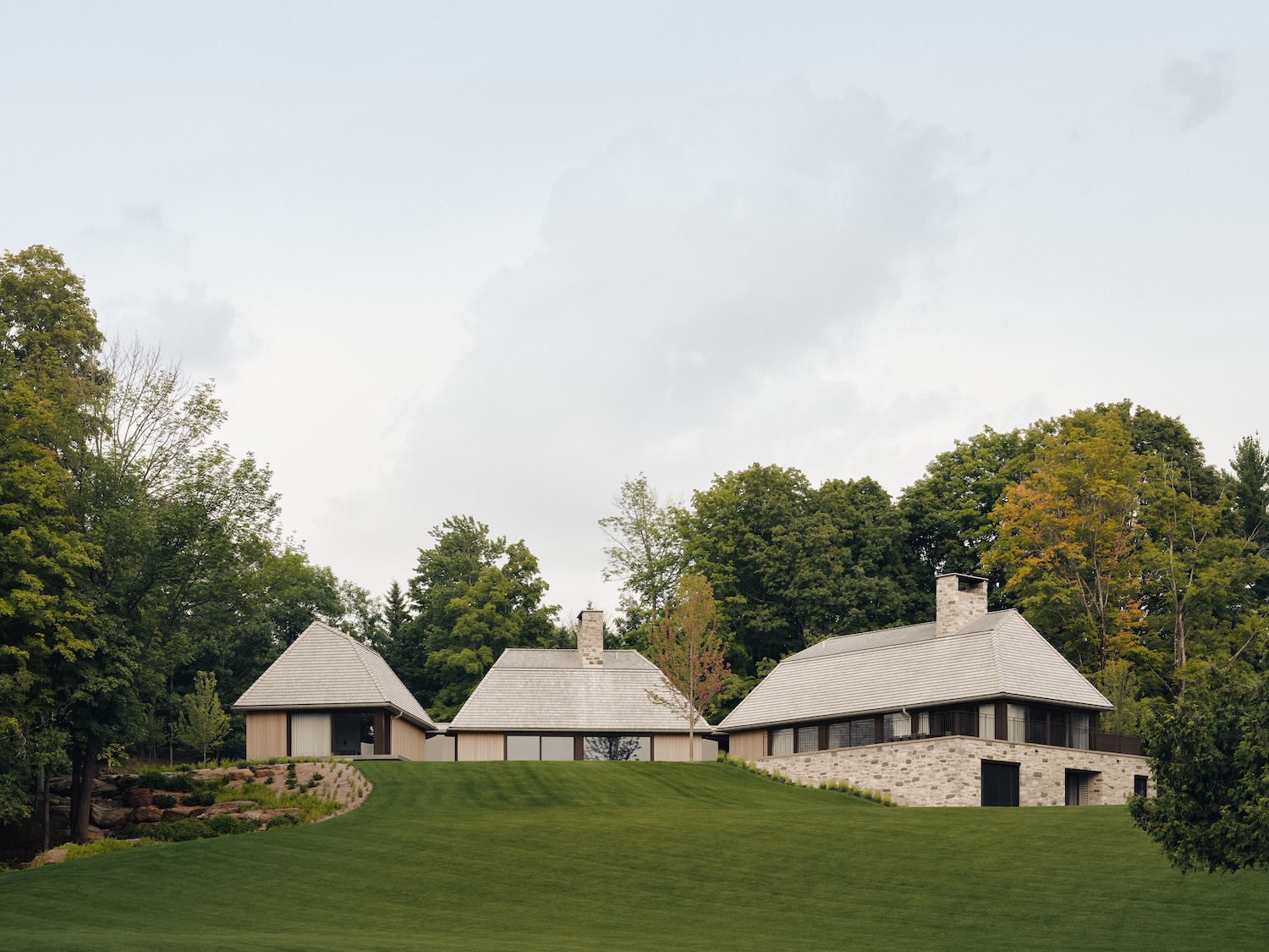BROM: A Culinary Interior Shaped by Warmth, Precision, and Quebecois Sensibility