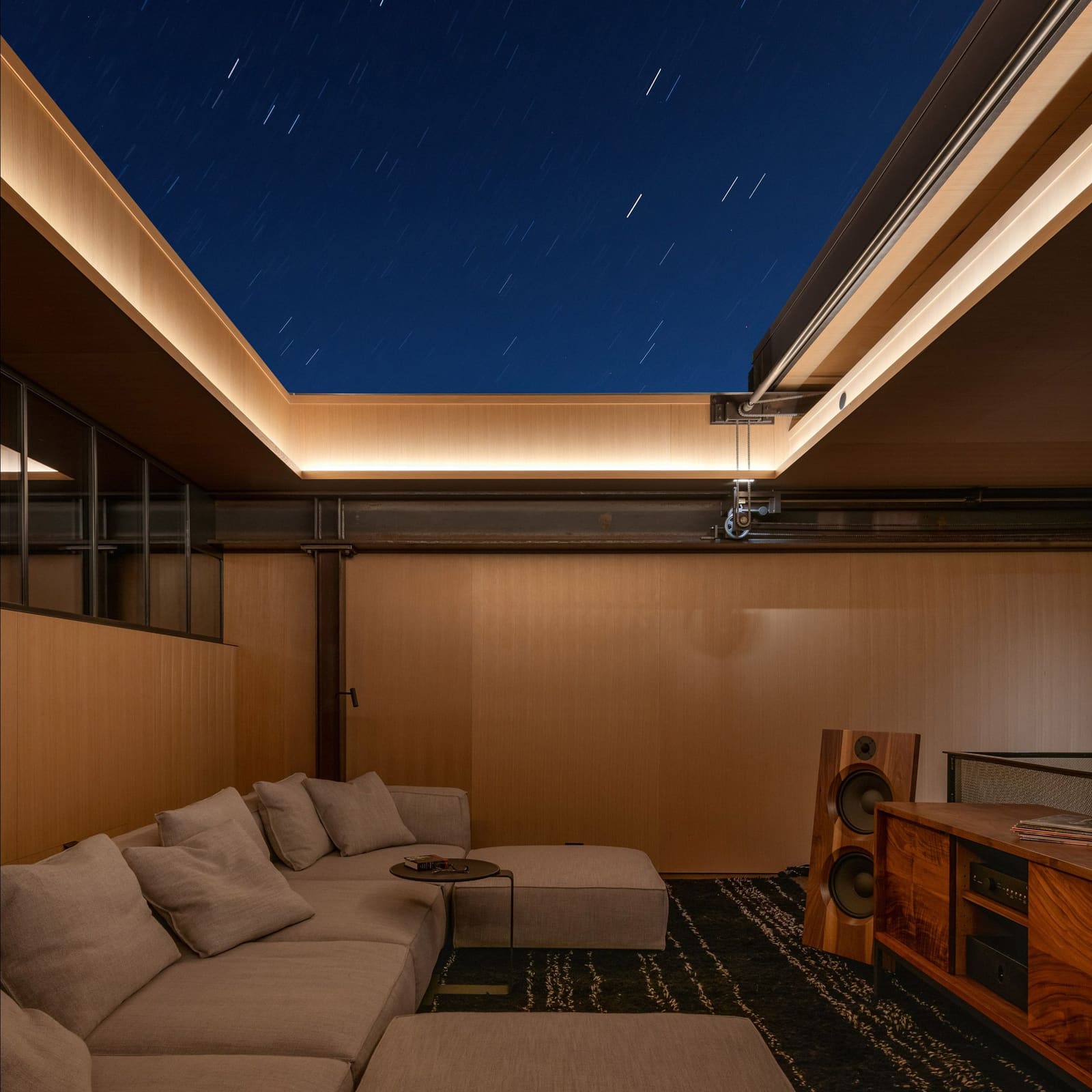When Roof Meets Sky: A High-Desert House Built to Open Completely