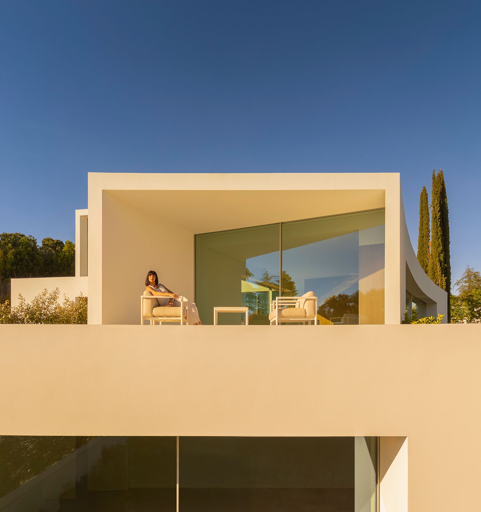 Mastering the Infinite Cantilever within the Serene Landscape of Spain