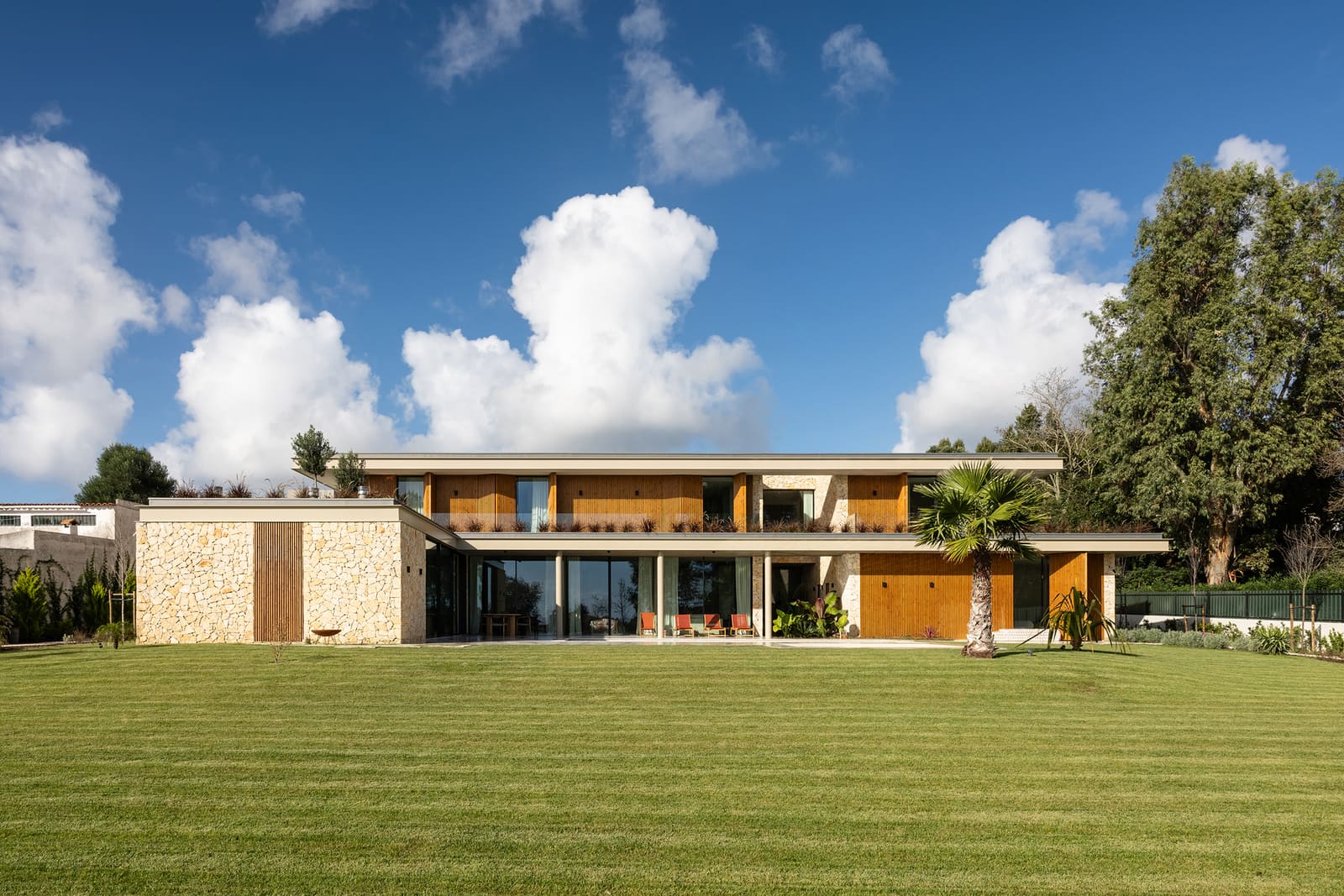 When Forest Becomes Framework: A Portuguese House Built Between the Pines