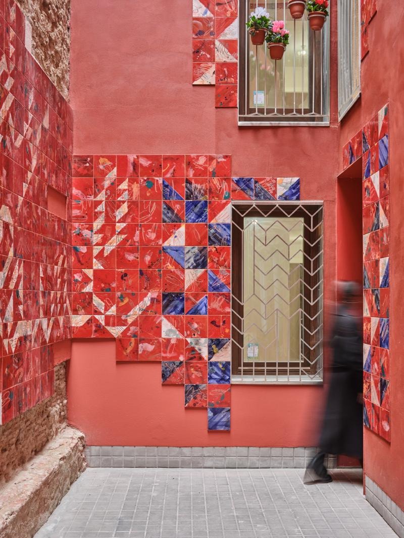 Fired in the Kiln of Memory: MIAS Architects Weaves Community Identity into Barcelona Social Housing with Bespoke Ceramics