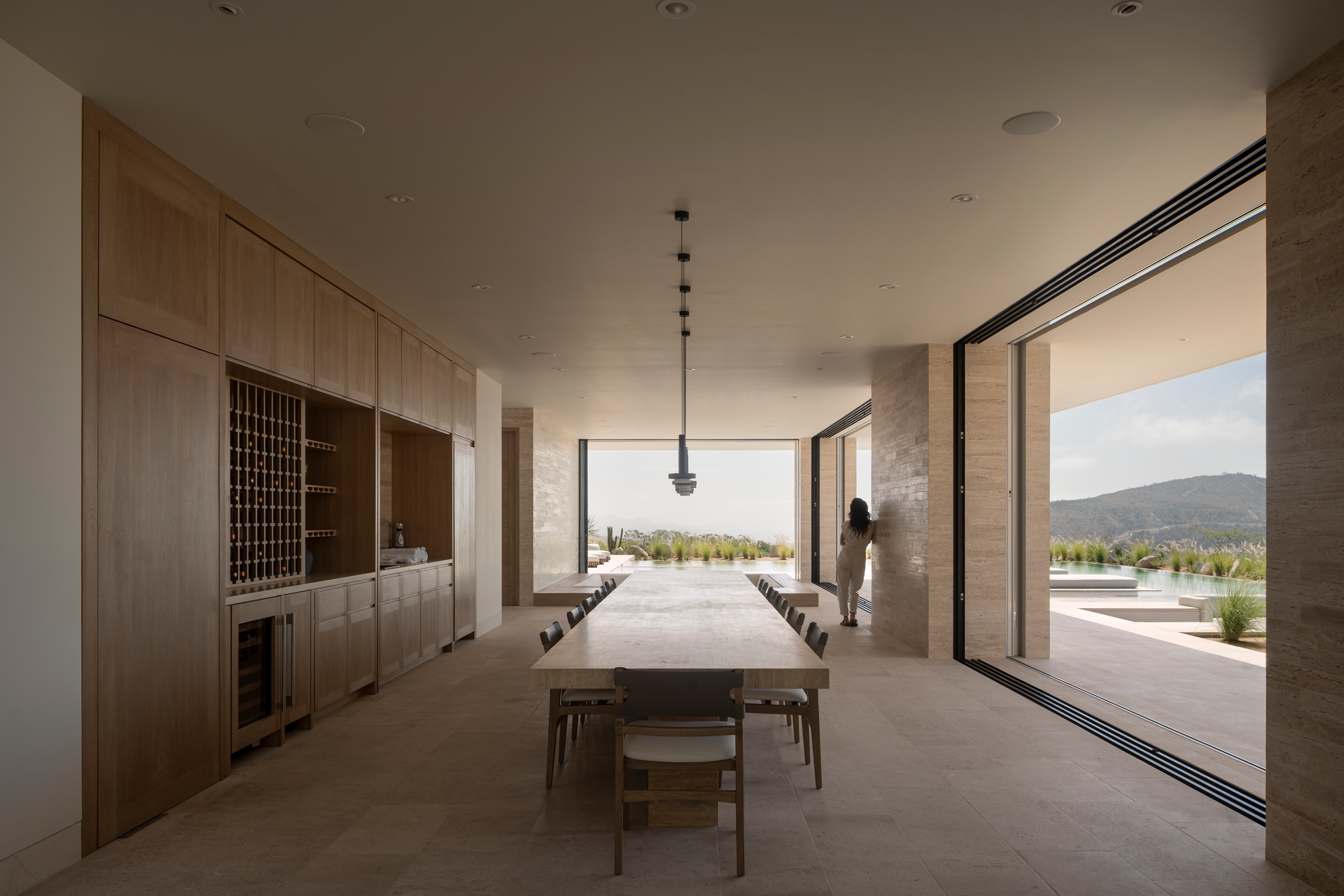 Casa La Vista: A Desert Home Framing The Horizon