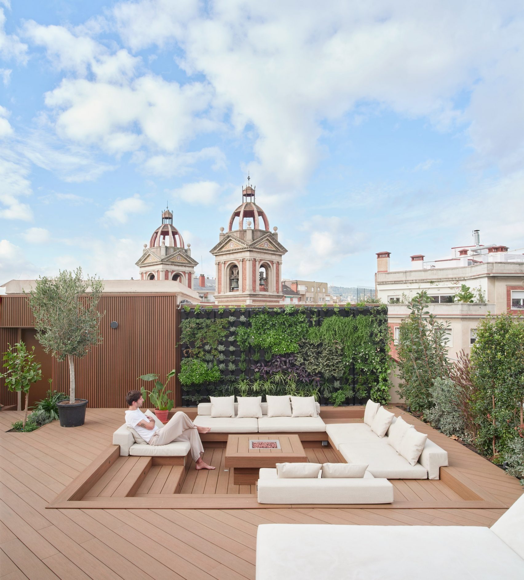 Éventail Apartment by Cometa Architects - Radiating Living in Barcelona’s Eixample