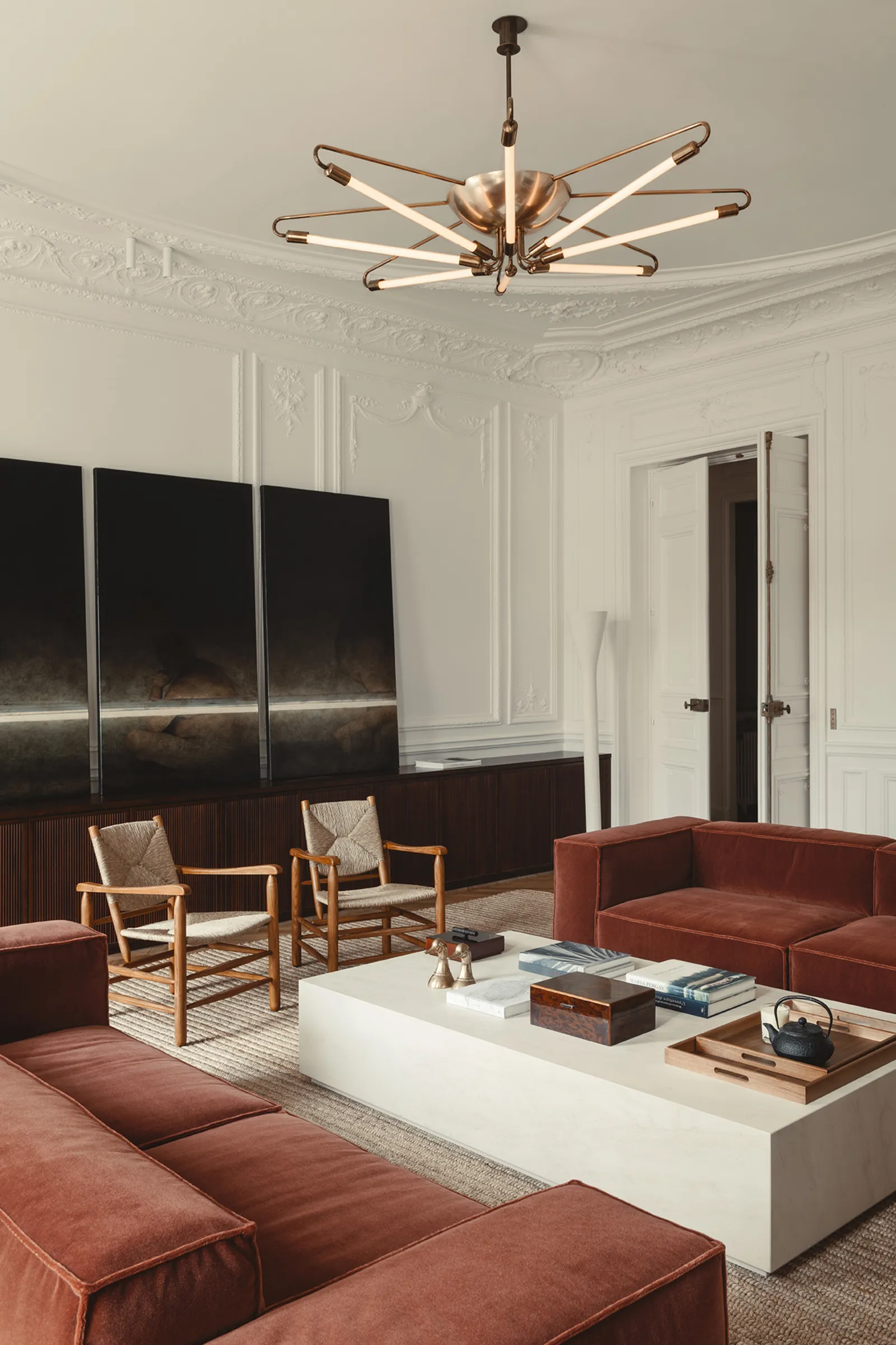 Earth Reds, Clay, And Ochre In Modern Interiors