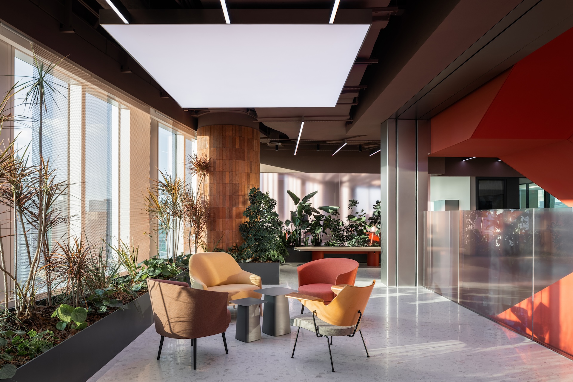 Publicis Shanghai: An Open-plan Office Borrowing From Courtyard Typology