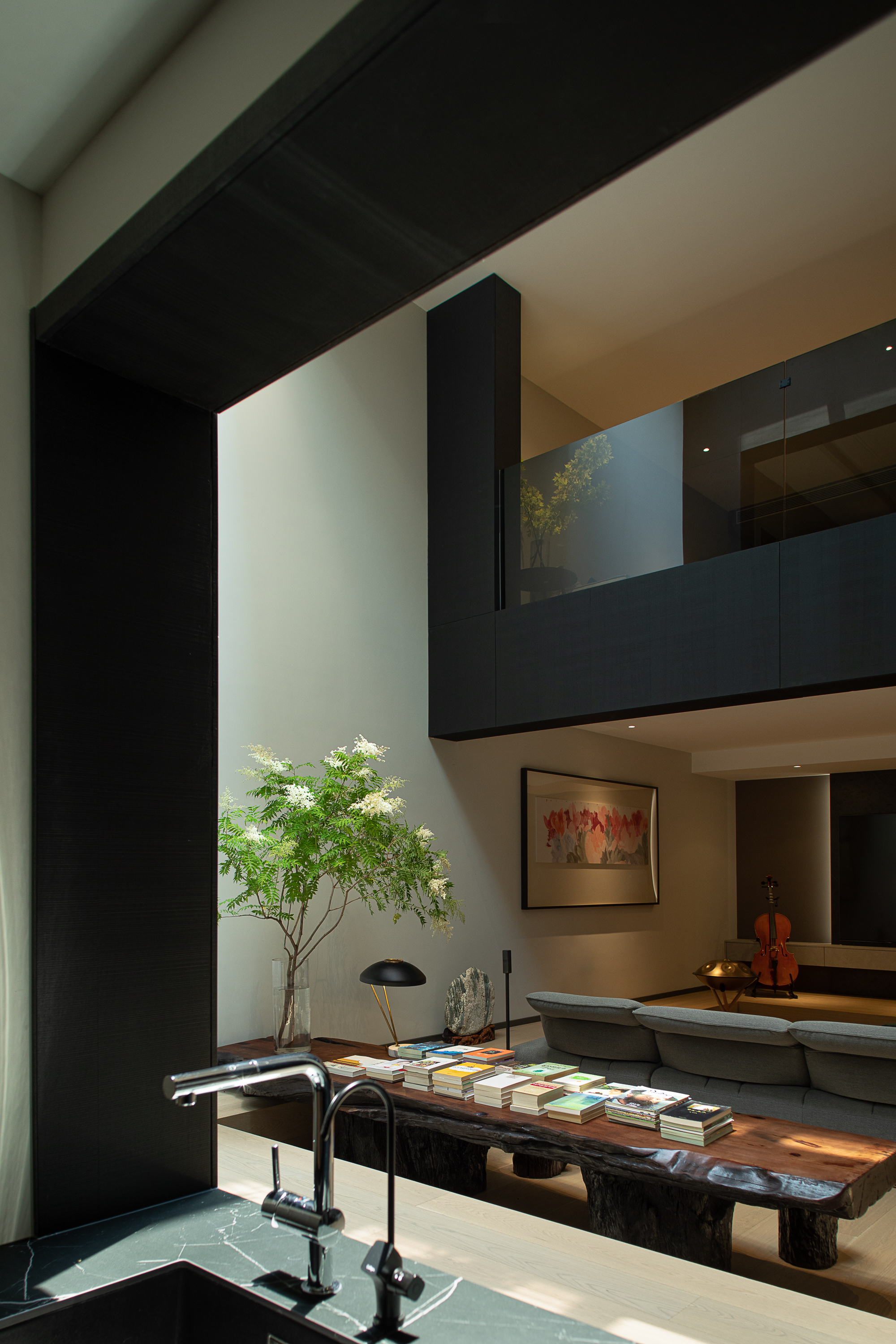 Where Light Writes The Day: A House Shaped By Time And Stillness