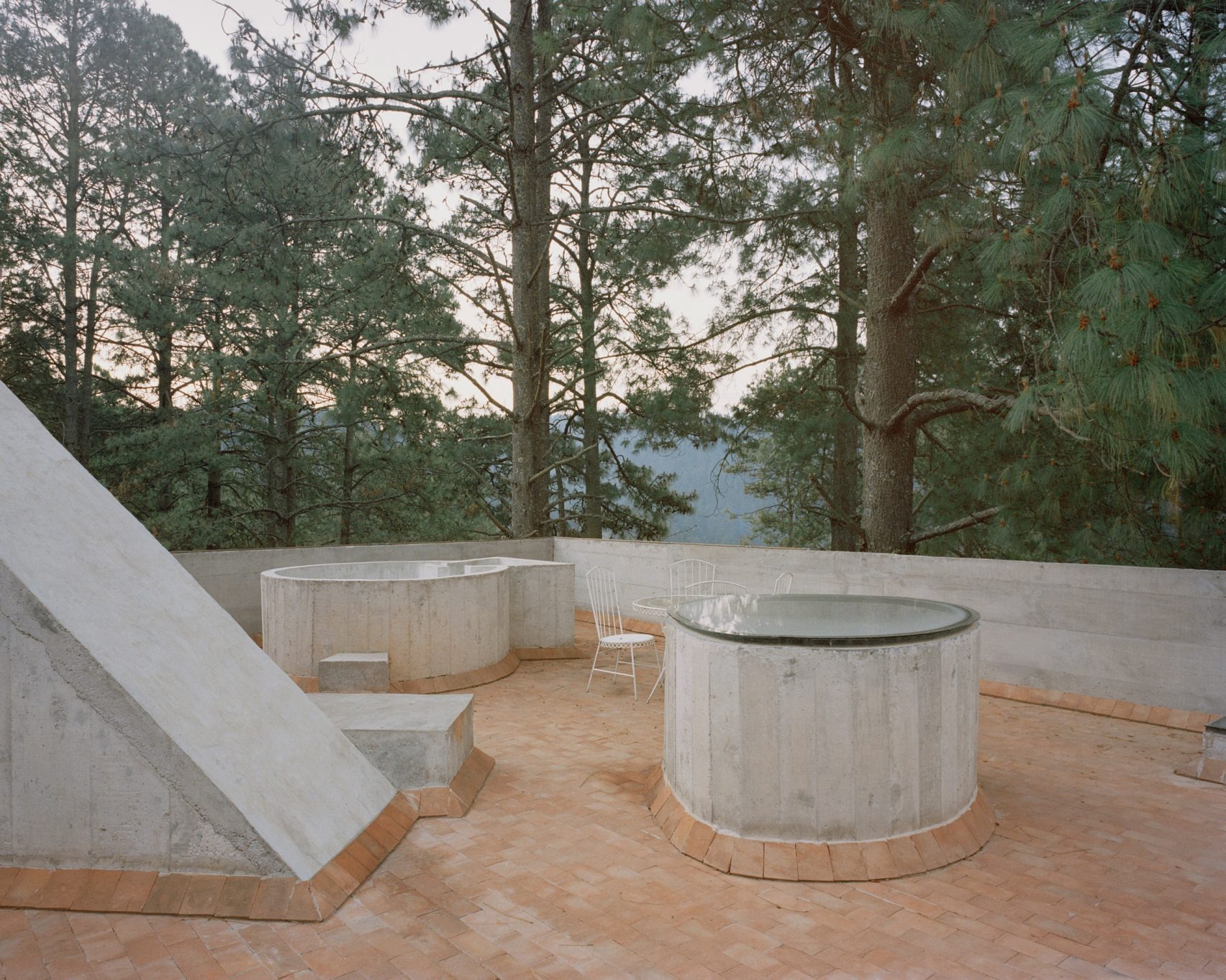 Casa Alférez: A Brutalist Refuge in the Pines Forged for Silence and Shelter