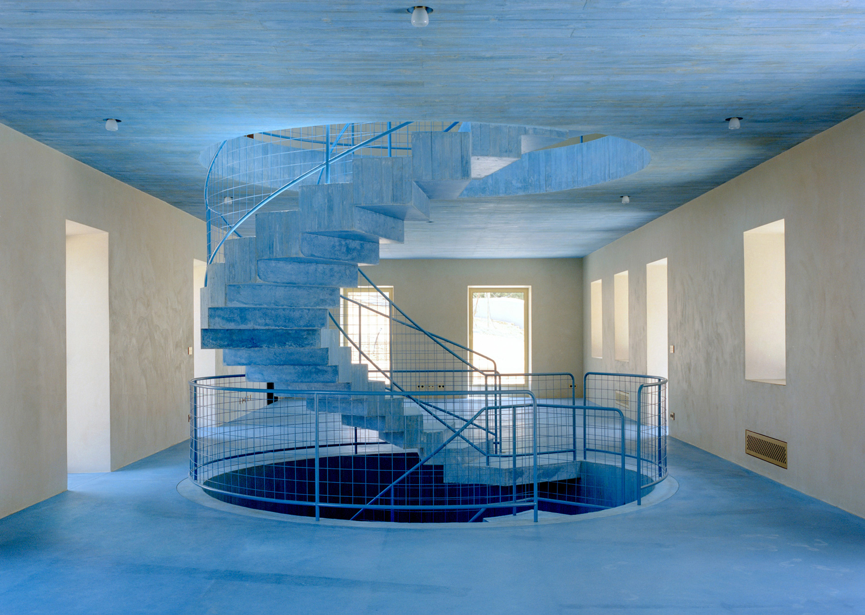 Top Picks - 6 Sculptural Staircases That Turn Homes Into Art
