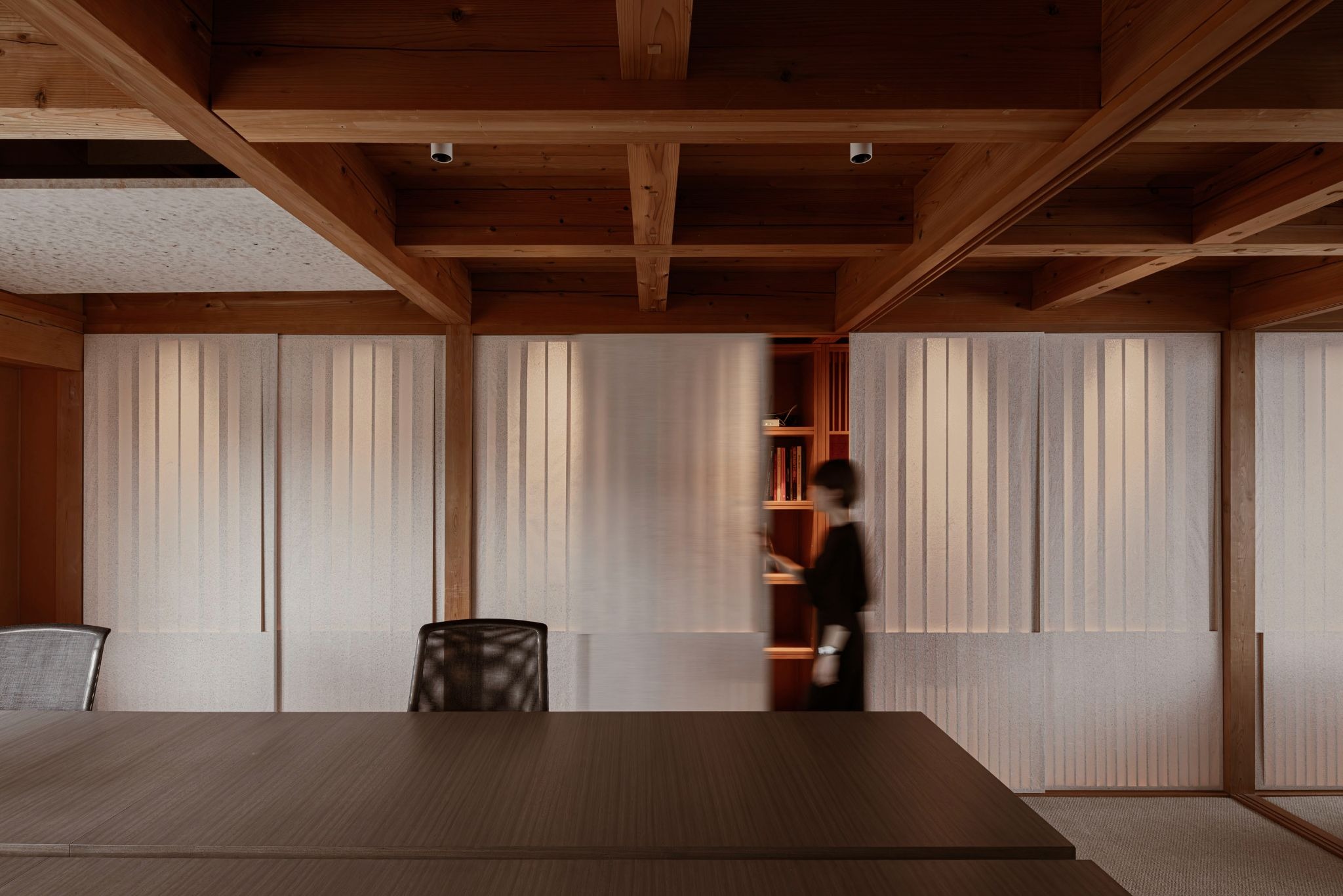 A Tokyo Narrative - The Symbolplus Office Harmonizes Modern Function with Timber History