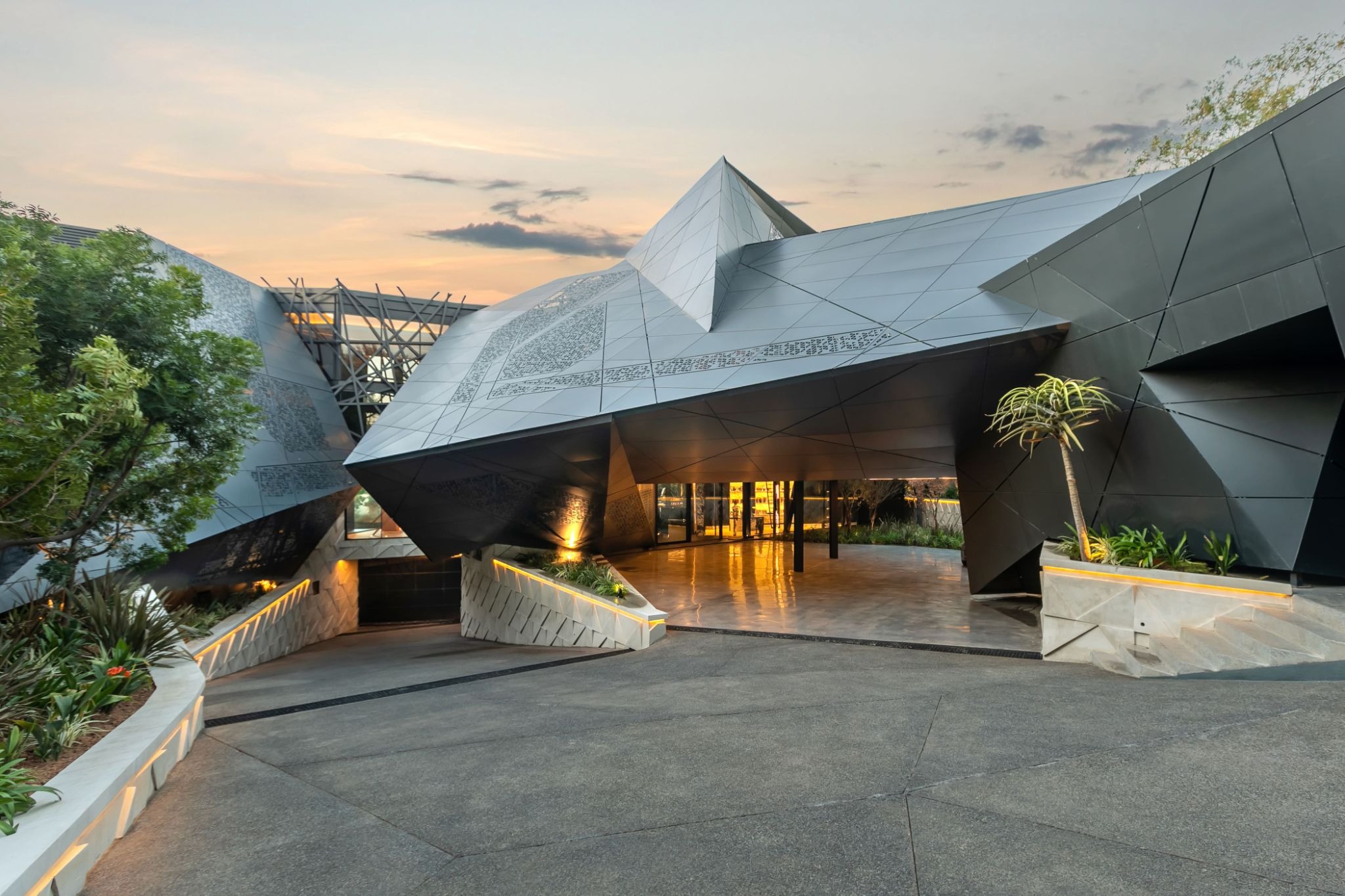 S-Residence: The Tectonic of Transparency in Johannesburg