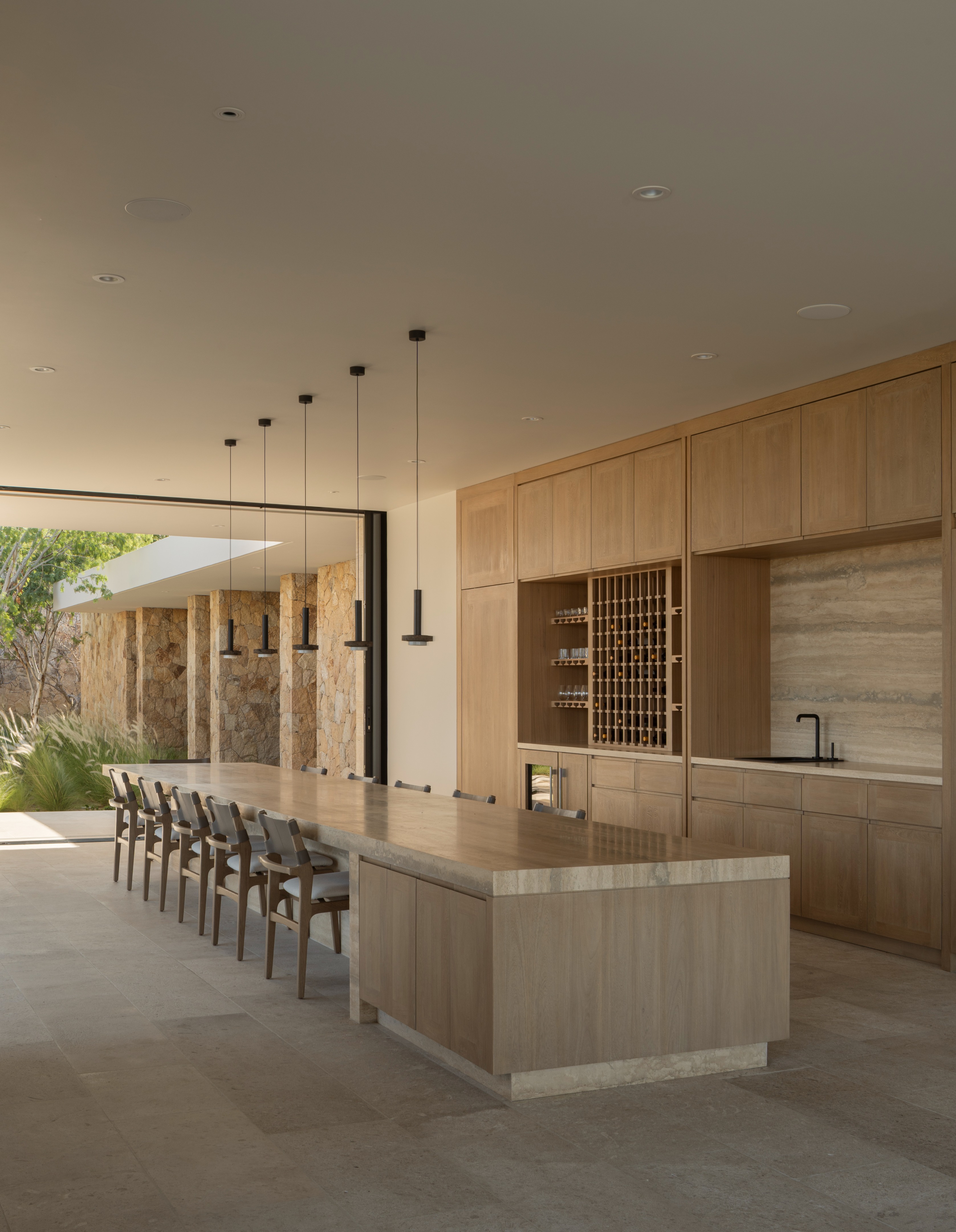 Casa La Vista: A Desert Home Framing The Horizon