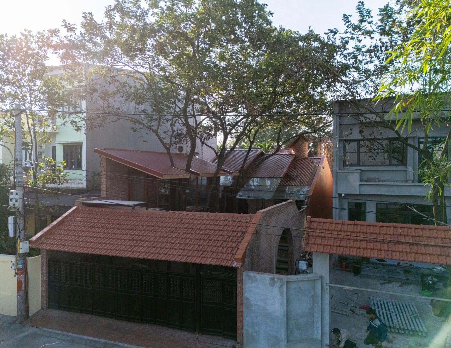 Nang House: A Brick Architecture That Breathes with Its Surroundings
