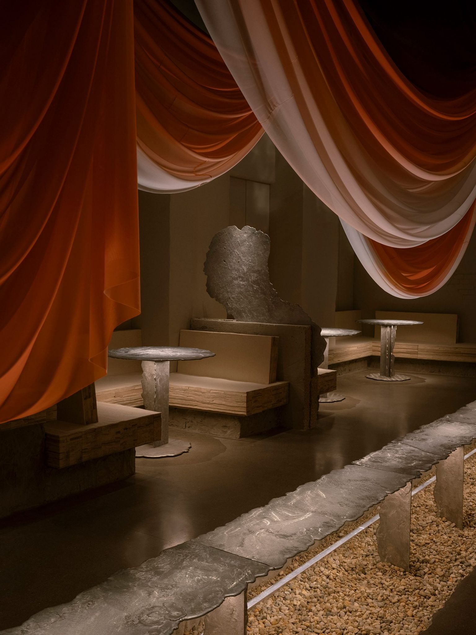 Onyx Æther: A Material Odyssey in the Heart of Budapest