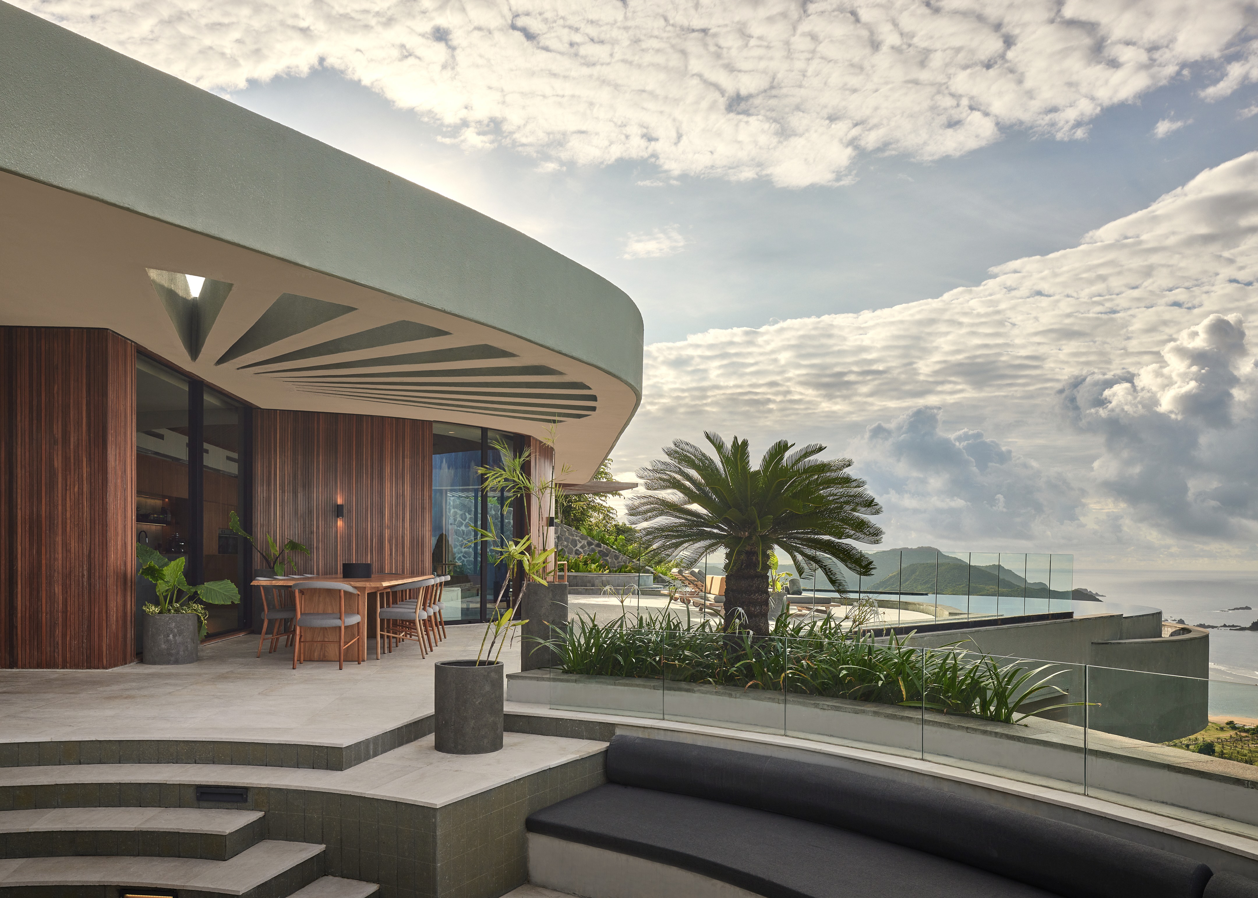 Nyrenstone Estate: Architecture Shaped by Slope, Geometry, and the Sea