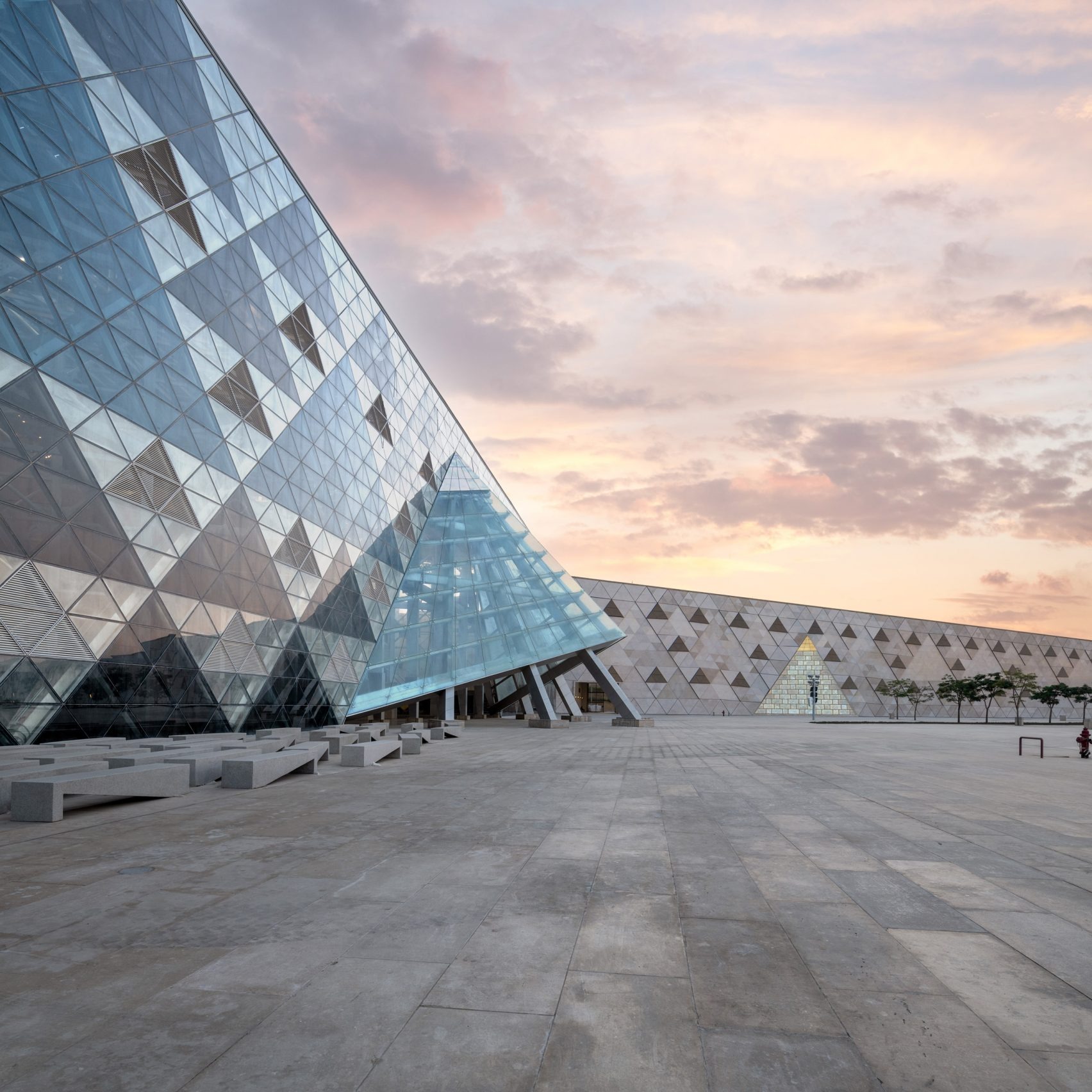 The Grand Egyptian Museum by Heneghan Peng Architects: A Monumental Gateway Between Past and Present