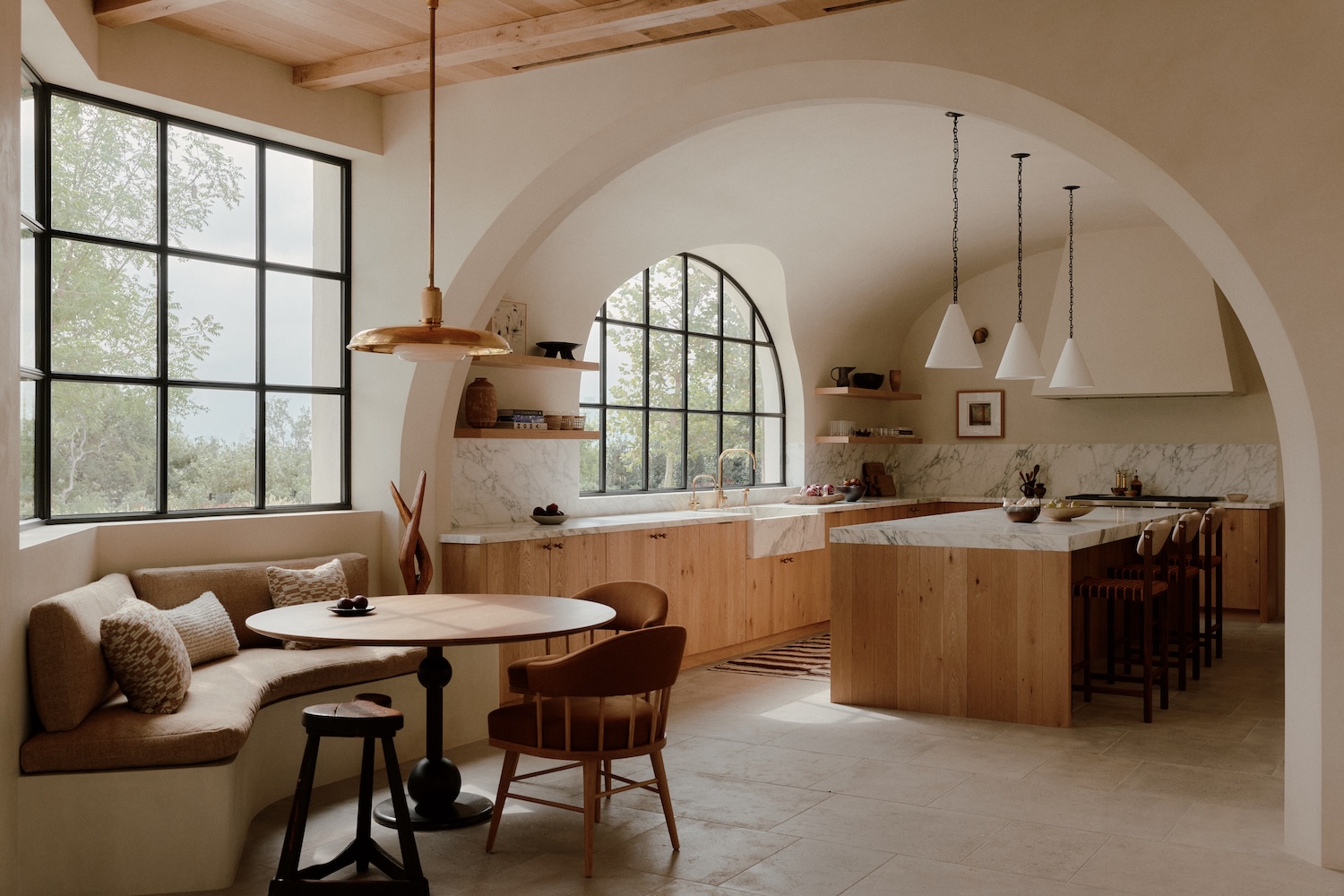 Lake Austin Residence: A Calm Dialogue Between Interior Craft and Waterfront Living