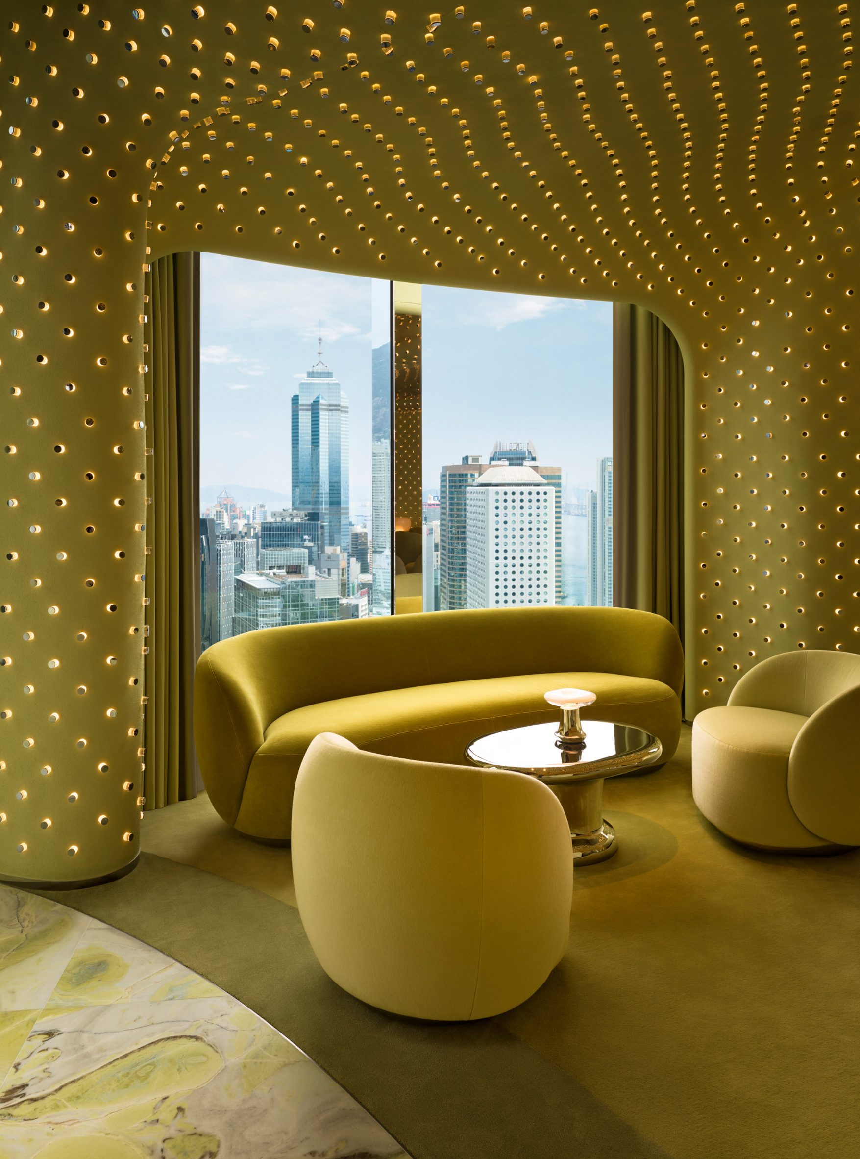 Peridot Bar: A Cinematic Interior Suspended Above Hong Kong