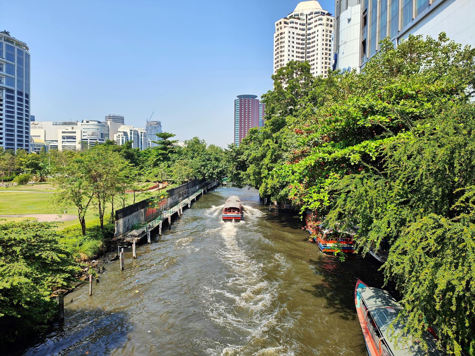 What Happens When Cities Float: The Architectural Legacy of Water-Based Urbanism