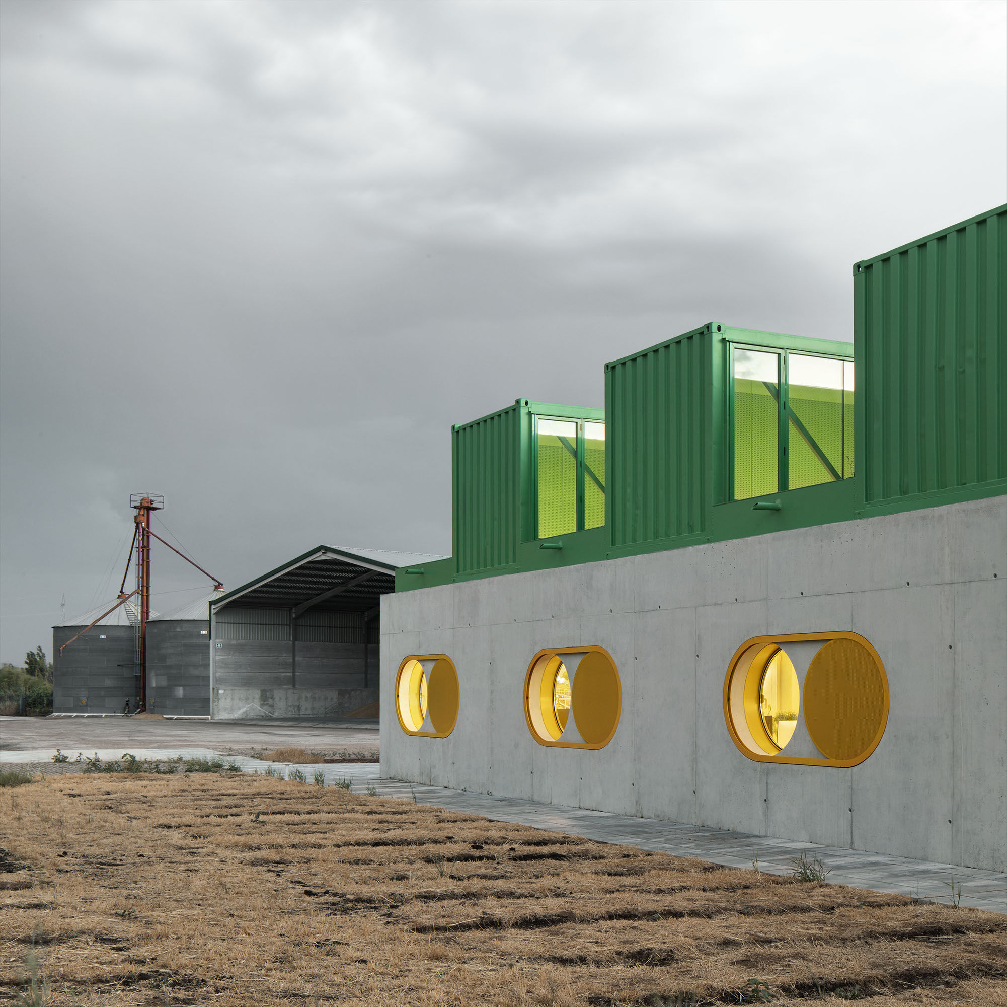 Where Industry Meets Field: The Agrosemillas Office Reimagined