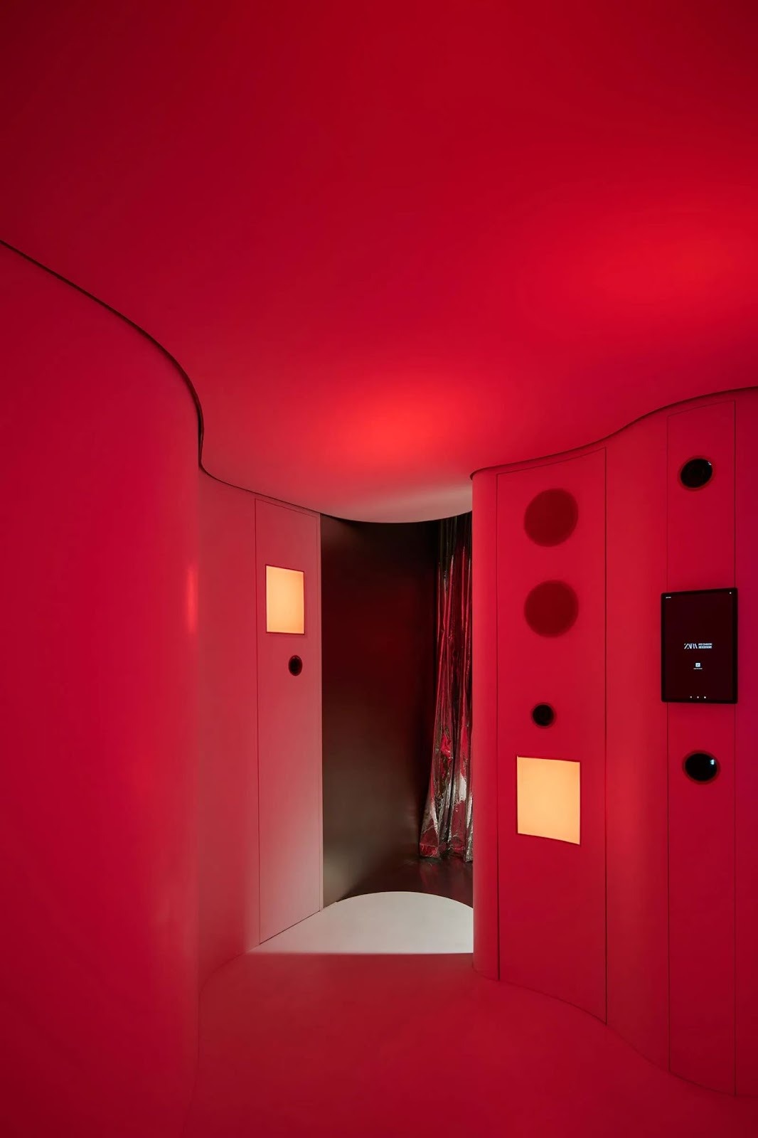 Zara Nanjing Xinjiekou Flagship as an Urban Interior for the City