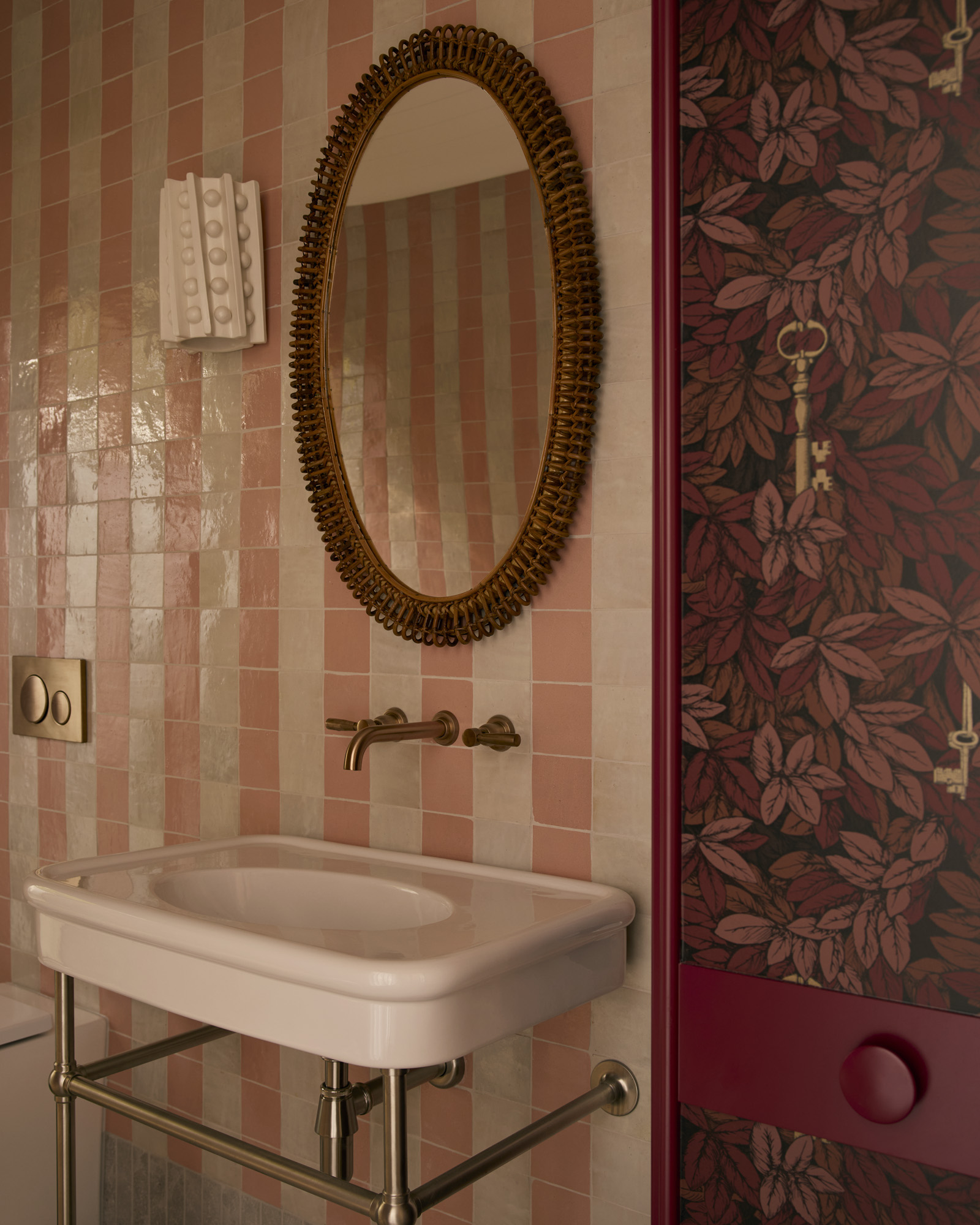 Bronze Valley: A Thoughtful Fusion Of Memory, Elegance, And Everyday Life