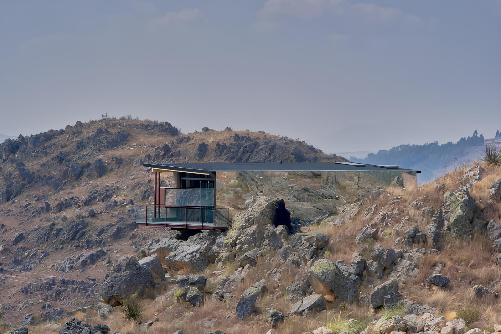 The Earth Returns Home: rtresarquitectos Sculpts Rumi Ñahui from the Peruvian Andes