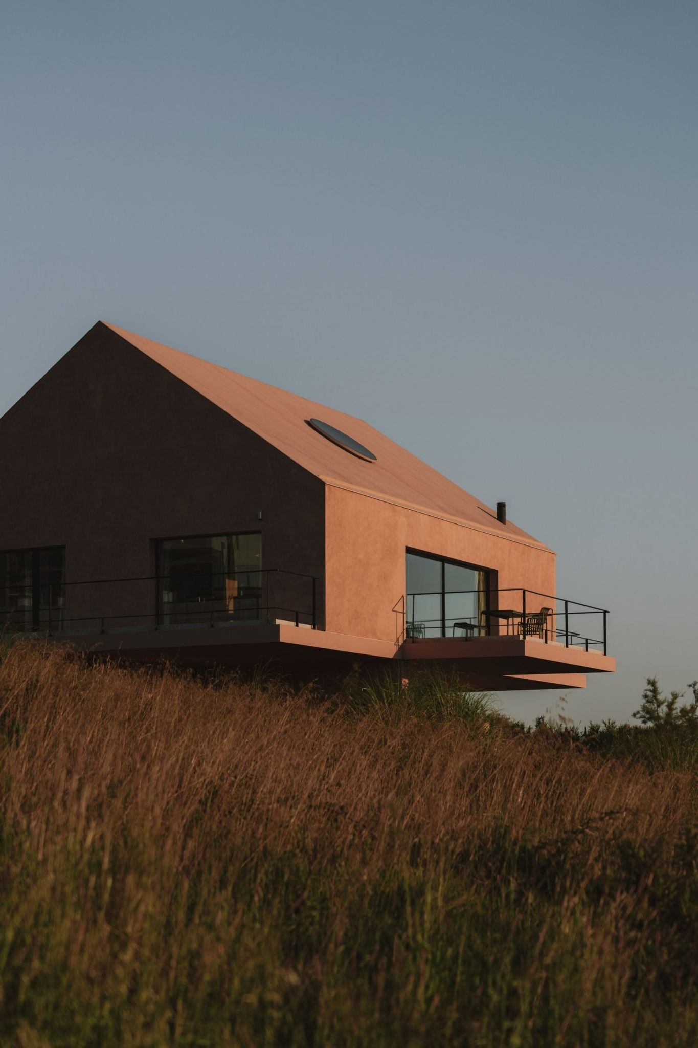 When Windows Vanish: Casa Plaj and the Art of the Fully Open-Air Pavilion