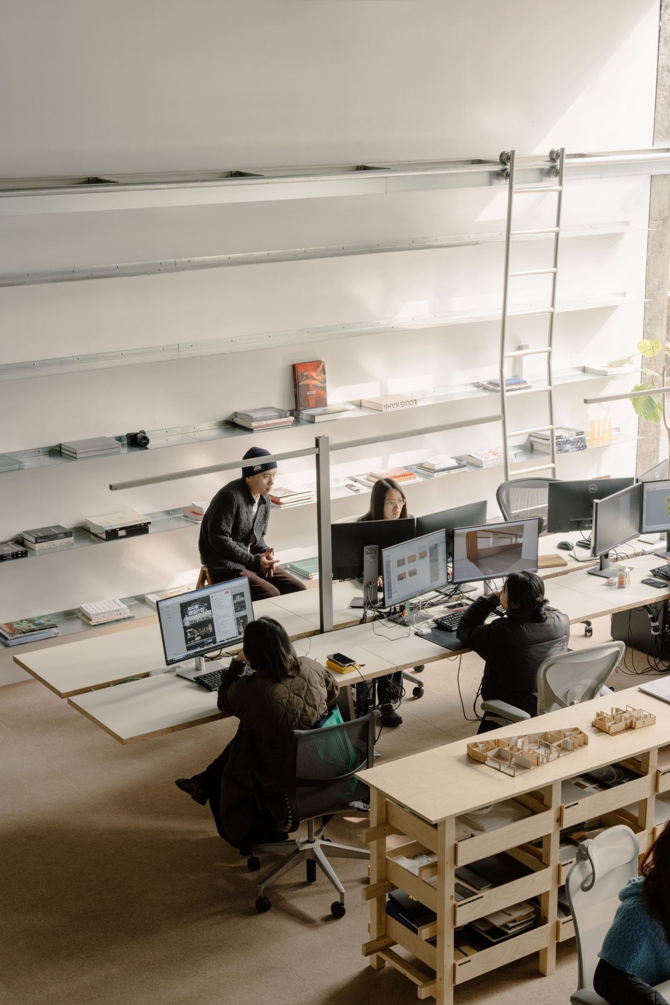 SAY Architects Designs A Column-Free Space Integrating Work, Leisure, and Community