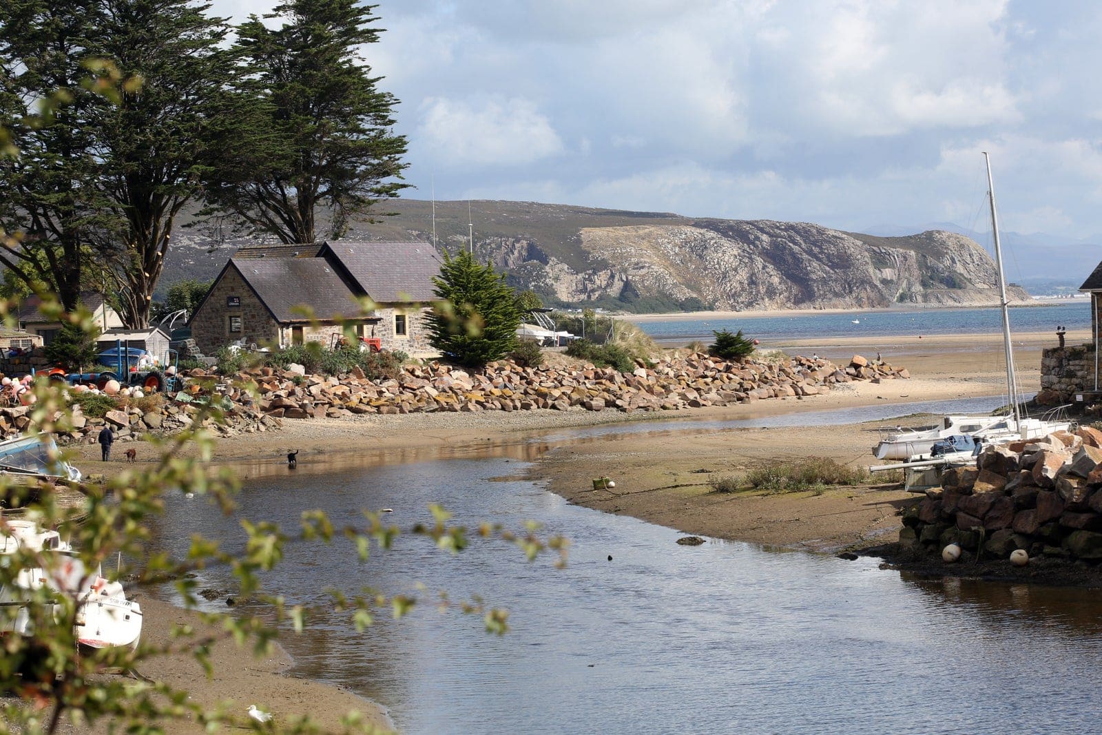 A Welsh Peninsula Village Offers Calm Beyond the Crowds