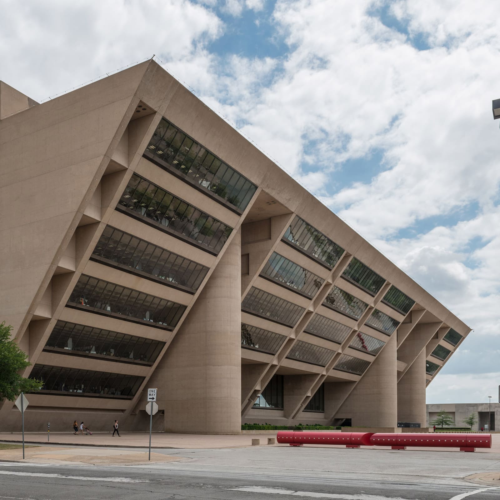When Buildings Become Battlegrounds: Preservation and Politics in American Architecture