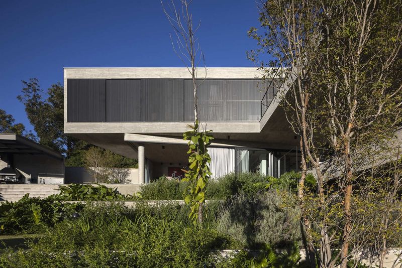 When Concrete Becomes Canvas: A Brazilian House Where Structure Is the Design