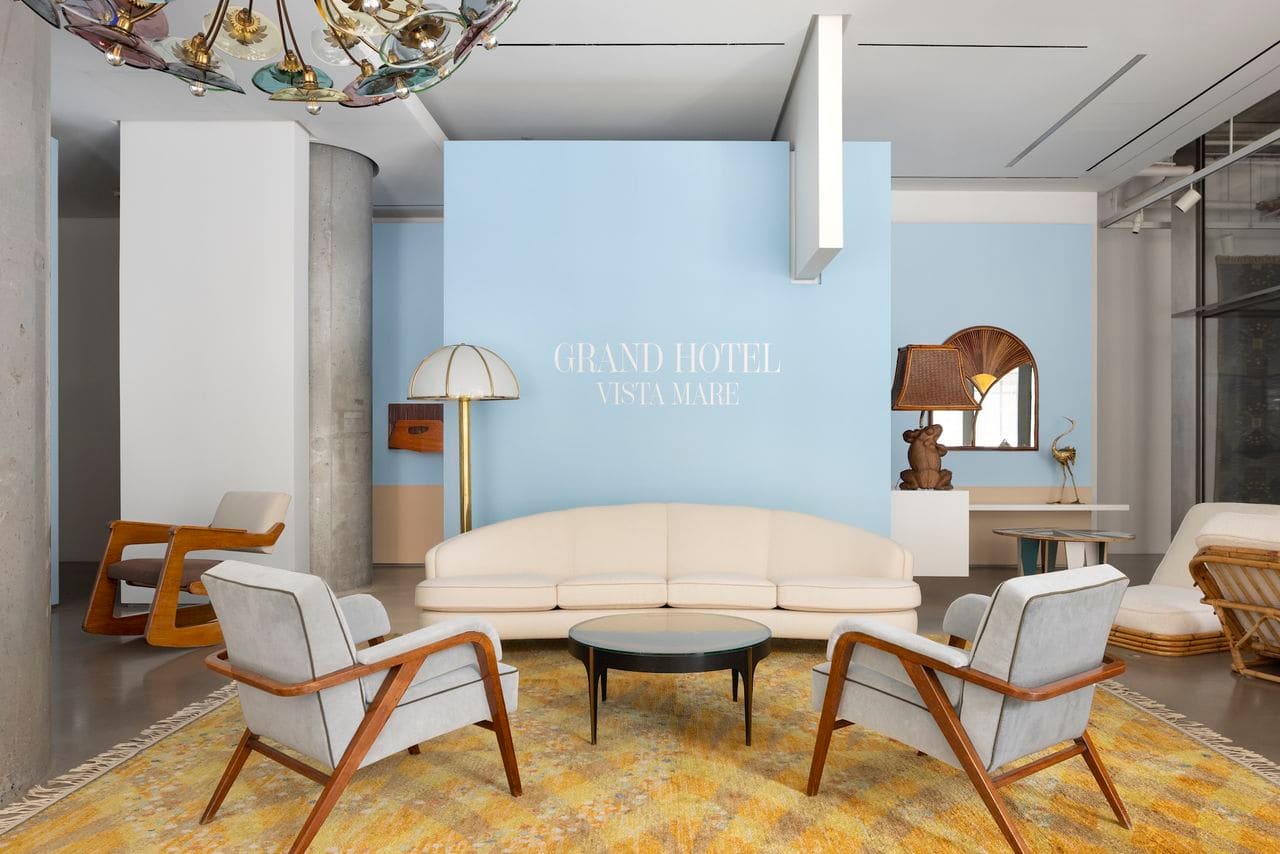 When a Gallery Becomes a Lido Daydream