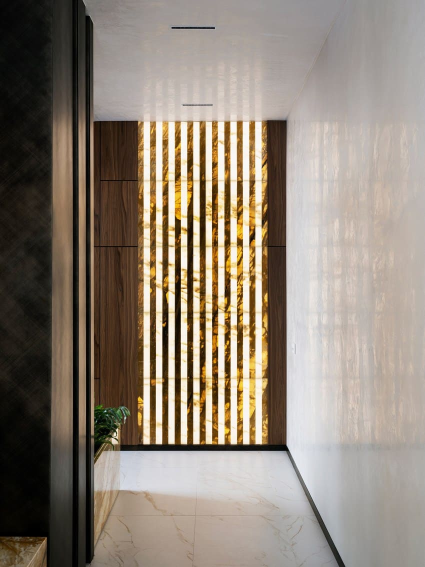 When Stone Meets Glass: Rethinking the Mid-Century Office Envelope