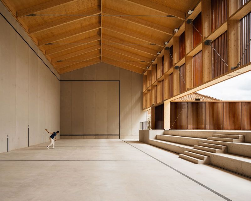 When Tradition Meets Terrain: A New Pelota Court in Medieval Navarre