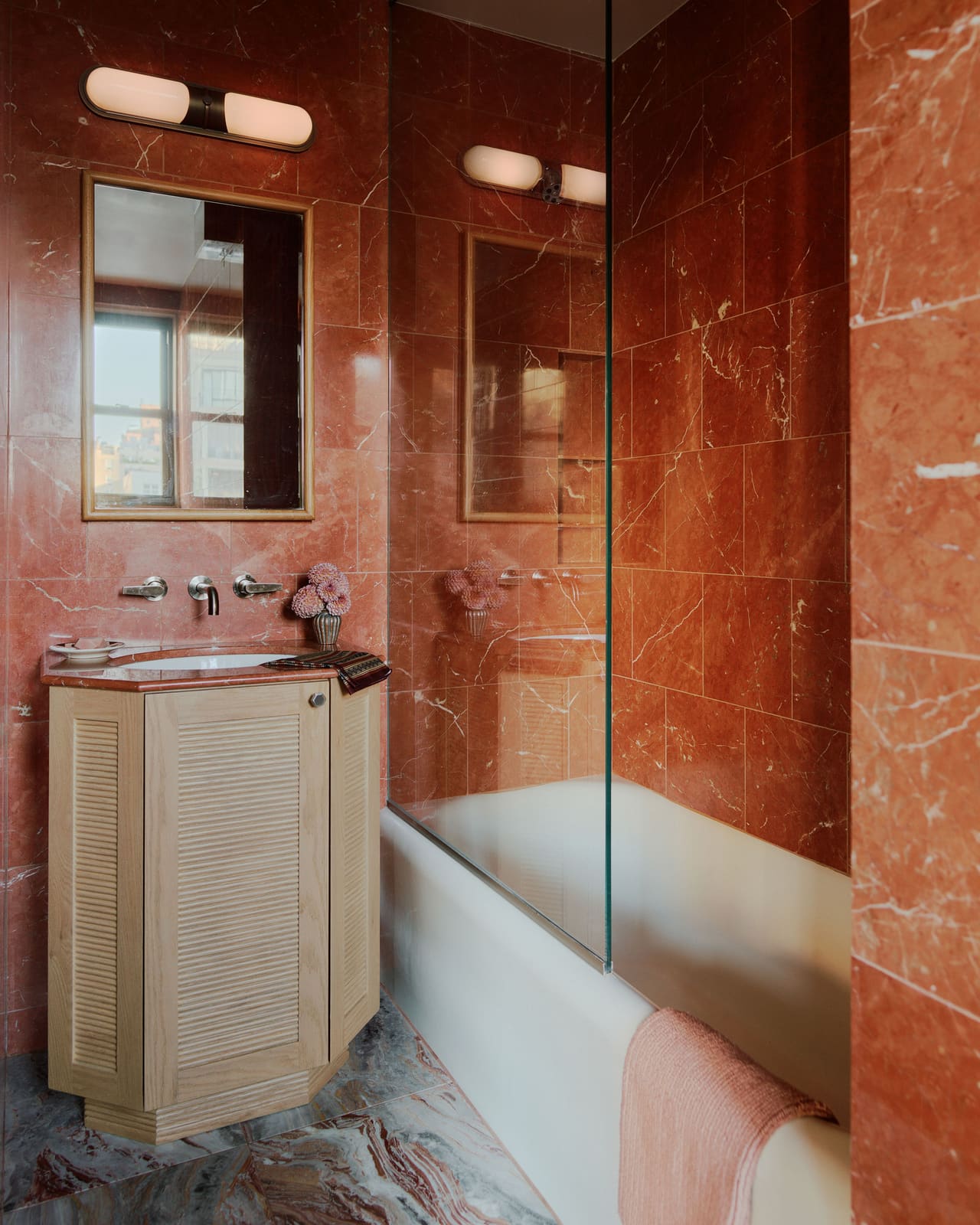 When Vanities Become Furniture: Rethinking Scale in the Modern Powder Room