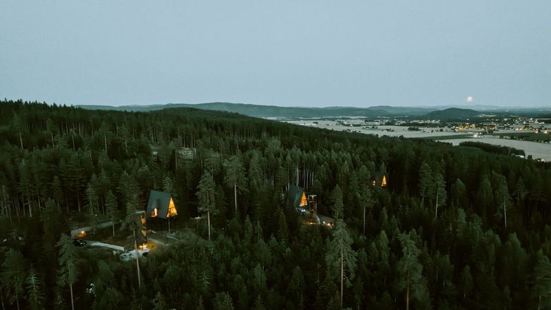 Where Architecture Meets Wilderness: Ten Cabins That Redefined Retreat