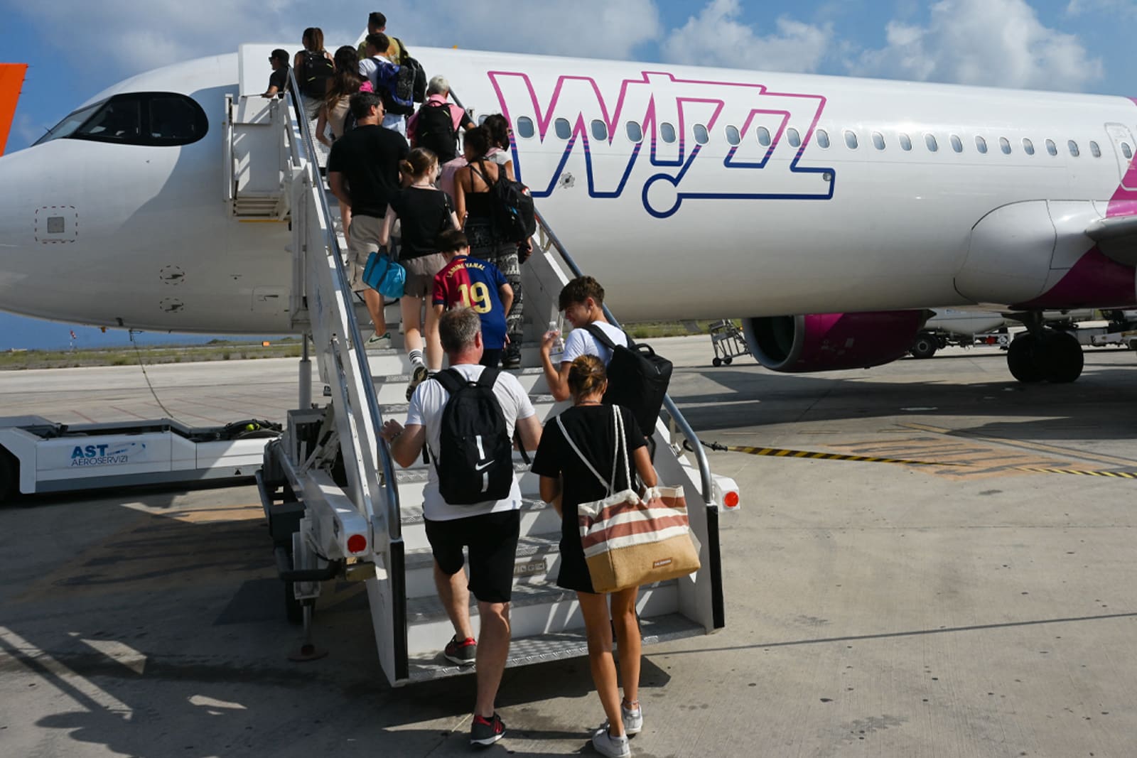Wizz Air Trims Growth Despite Summer Gains as Fuel Crisis Bites