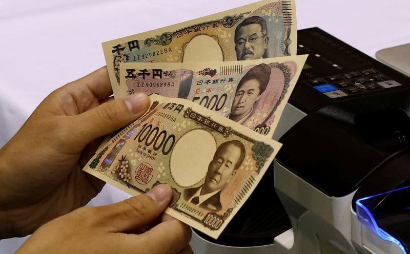 Yen Heads for Steepest Weekly Drop Since May as Intervention Effect Fades